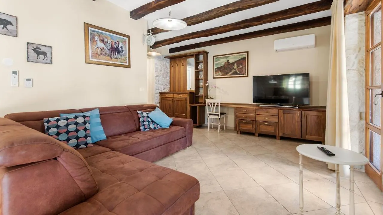 Villa Banko Tinjan Pensionat