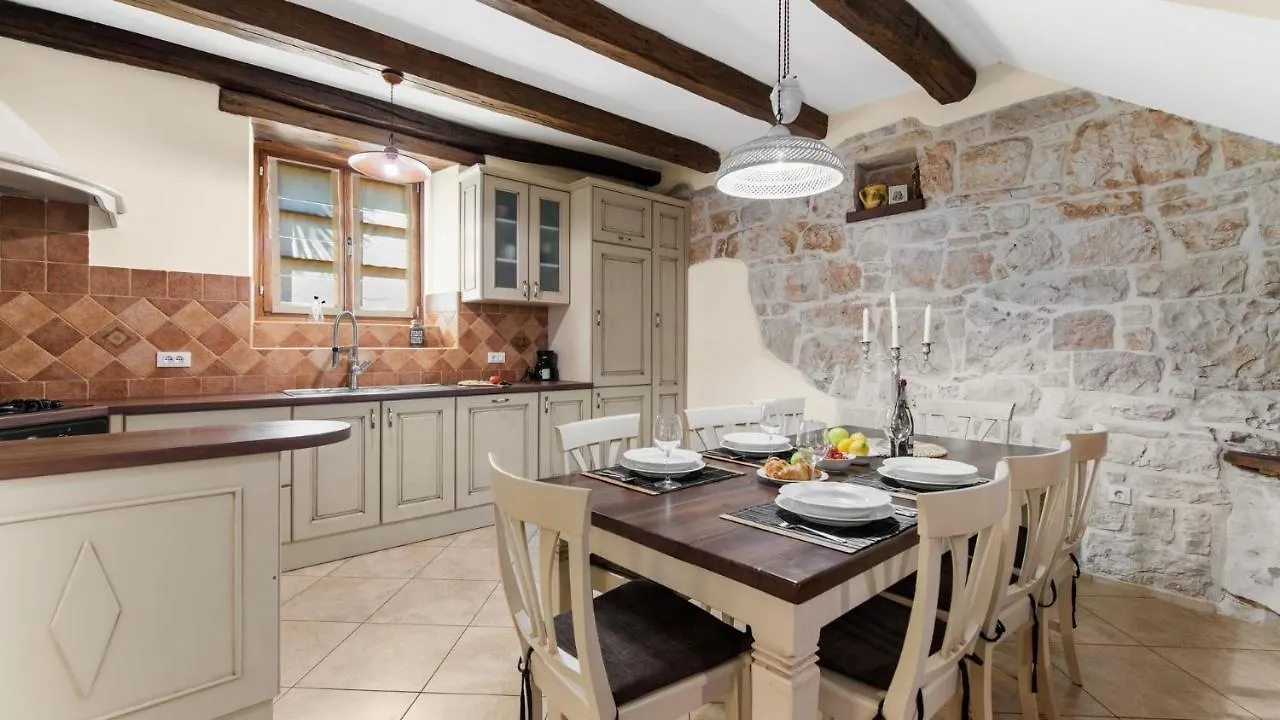 Pensionat Villa Banko Tinjan